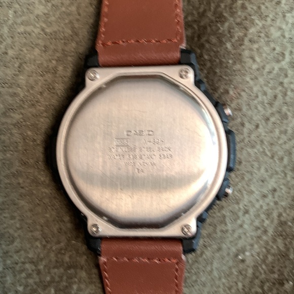NWOT Men’s Casio Illuminator brown digital watch. - Picture 7 of 7